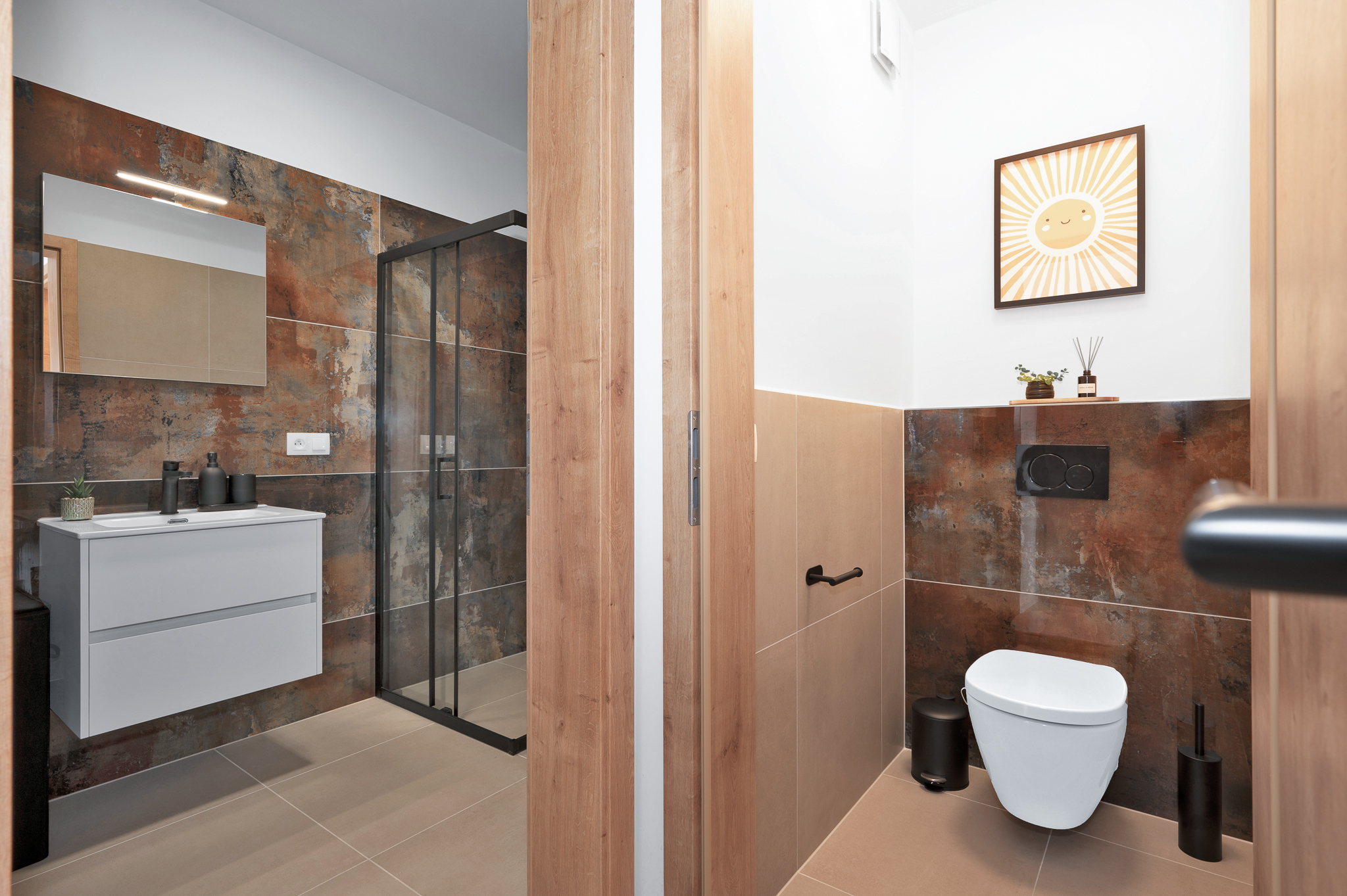 Koupelna a WC luxusního apartmánu s terasou v ubytování u Brna